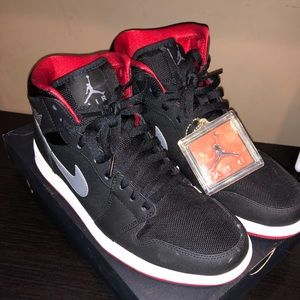 Air Jordan 1 Black Red